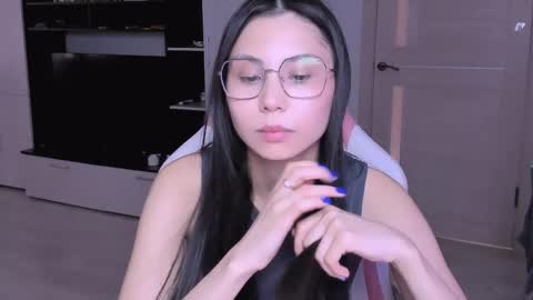 ms_emily_ online show from March 26, 2:00 pm