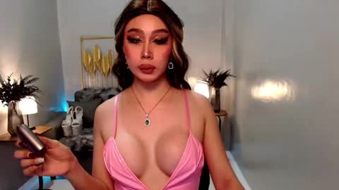 Snapshot of ms_lhaydeebunny chatting on February 20, 5:01 am Evon online show from February 20, 5:01 am