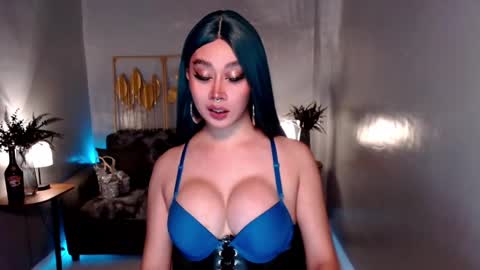 Snapshot of ms_lhaydeebunny chatting on March 7, 5:38 pm Evon online show from March 7, 5:38 pm