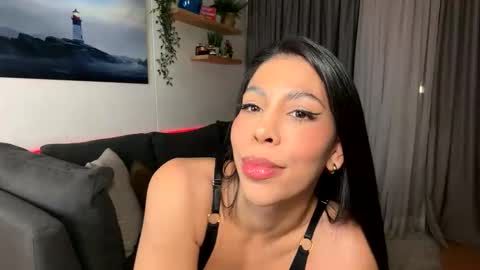 Lanna and Leo Reloaded  online show from April 27, 5:05 am