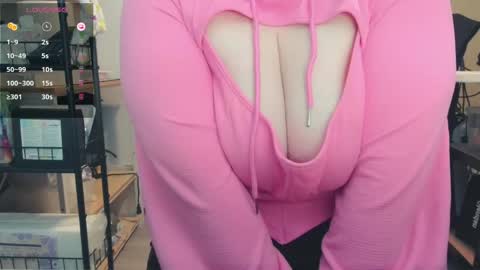 Bella Snow online show from May 18, 6:58 pm