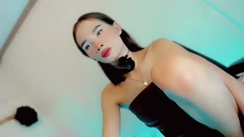 mscherry_ online show from May 17, 10:46 am