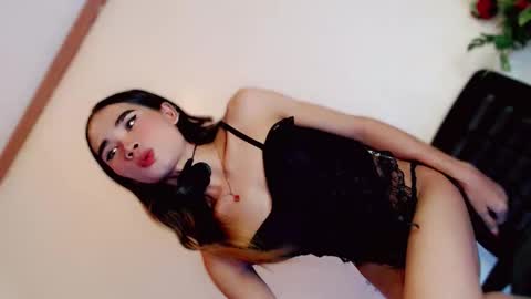 mscherry_ online show from April 14, 4:10 pm