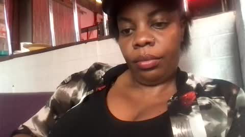 msenya online show from November 18, 1:25 pm