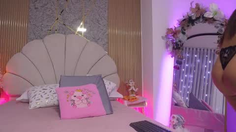 Manuela  online show from December 4, 3:17 am