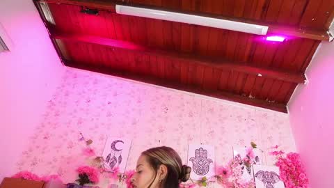 Manuela  online show from October 7, 3:13 am