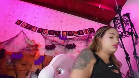 Manuela  online show from October 21, 3:11 am