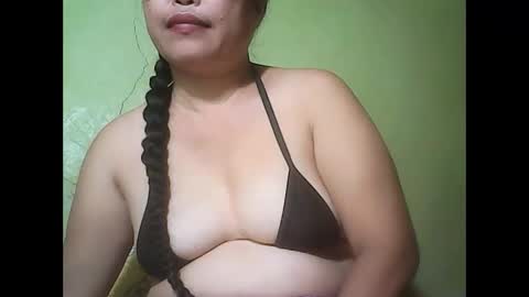 Snapshot of muffy_bunny chatting on March 6, 7:54 pm muffy_bunny online show from March 6, 7:54 pm