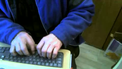 Snapshot of muller520 chatting on February 12, 7:56 pm muller520 online show from February 12, 7:56 pm