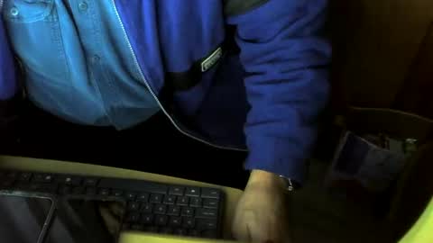 Snapshot of muller520 chatting on February 17, 2:28 pm muller520 online show from February 17, 2:28 pm