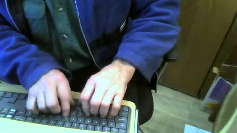 Snapshot of muller520 chatting on February 6, 3:41 pm muller520 online show from February 6, 3:41 pm