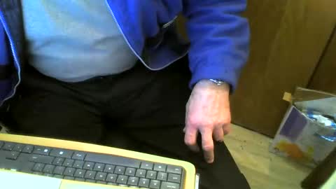 Snapshot of muller520 chatting on March 1, 6:13 am muller520 online show from March 1, 6:13 am