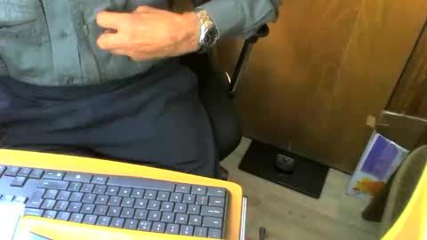 Snapshot of muller520 chatting on September 10, 2:07 pm muller520 online show from September 10, 2:07 pm