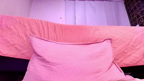 Snapshot of muriel_belovv chatting on February 28, 9:15 am Tell me Sofi online show from February 28, 9:15 am