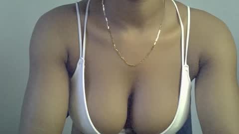 muscle_queen0 online show from March 2, 6:36 am