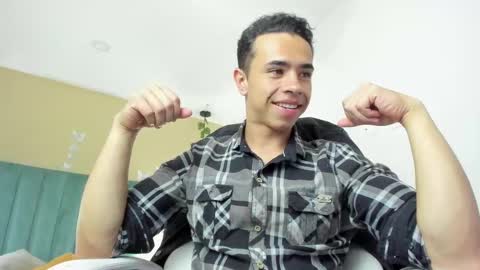 Snapshot of muscle_scott chatting on September 18, 12:09 pm muscle scott online show from September 18, 12:09 pm