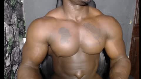 musclegod23 online show from February 2, 12:19 am