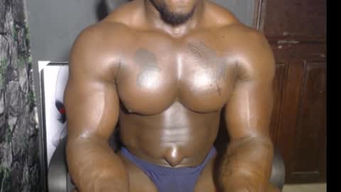 musclegod23 online show from December 29, 12:09 am