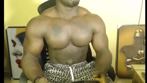 musclegod23 online show from February 13, 1:40 am