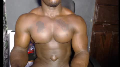 musclegod23 online show from January 28, 12:26 am