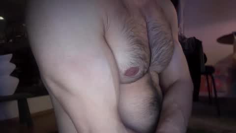 Snapshot of musclehair3 chatting on February 24, 7:09 pm musclehair3 online show from February 24, 7:09 pm