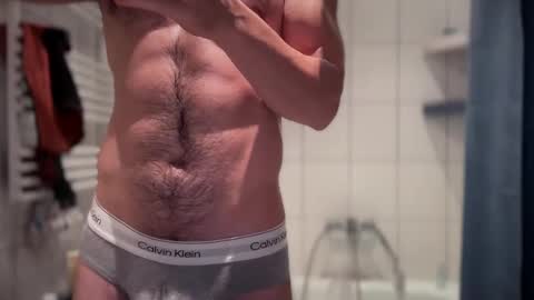 Snapshot of musclehair3 chatting on February 2, 11:53 pm musclehair3 online show from February 2, 11:53 pm