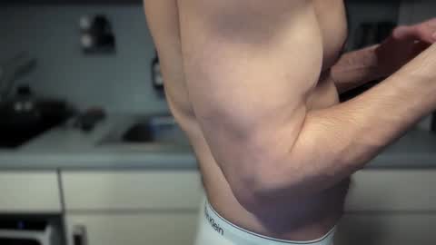 Snapshot of musclehair3 chatting on February 5, 10:11 pm musclehair3 online show from February 5, 10:11 pm