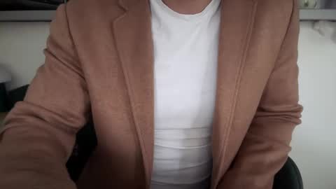Snapshot of musclehair3 chatting on February 6, 12:37 pm musclehair3 online show from February 6, 12:37 pm