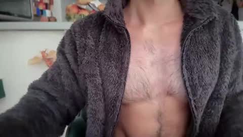 Snapshot of musclehair3 chatting on February 3, 12:36 pm musclehair3 online show from February 3, 12:36 pm