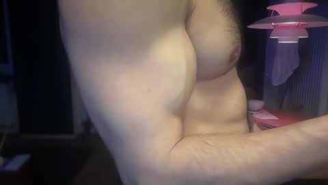 Snapshot of musclehair3 chatting on February 10, 10:19 pm musclehair3 online show from February 10, 10:19 pm