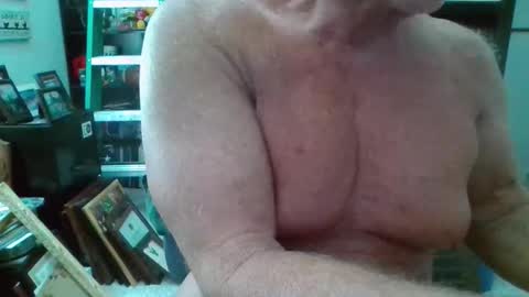 musclesandlittledick online show from April 1, 5:32 pm