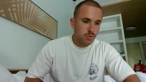muscleshow00 online show from May 8, 4:07 am