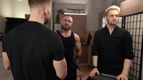 Snapshot of muscularfriend chatting on March 9, 2:54 pm Ivan online show from March 9, 2:54 pm