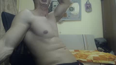 Snapshot of musculargod chatting on December 18, 10:24 pm SexyMuscled online show from December 18, 10:24 pm