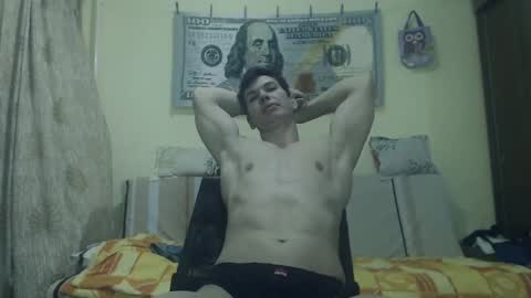 Snapshot of musculargod chatting on January 13, 10:24 pm SexyMuscled online show from January 13, 10:24 pm