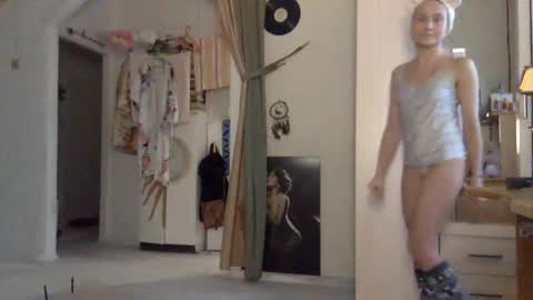 Muse Ali  online show from December 12, 9:40 am