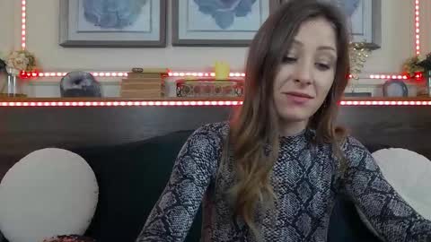 Luna  online show from January 10, 7:52 pm