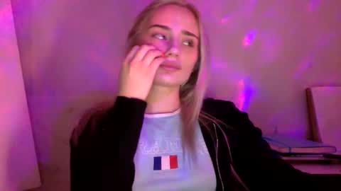 musescorner online show from February 20, 3:36 pm