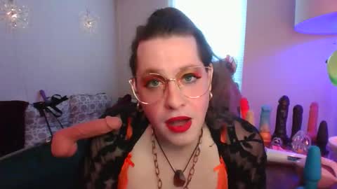 Mx Charlotte online show from April 3, 5:20 pm