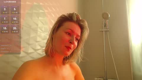 Snapshot of my_hannah chatting on December 18, 7:30 pm Hannah welcome online show from December 18, 7:30 pm