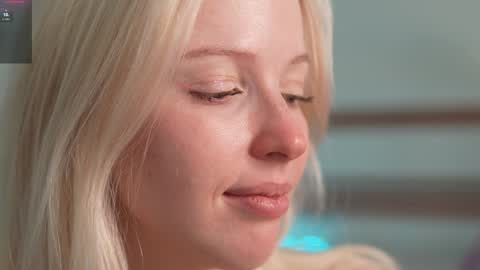STELLA  Im here today online show from December 8, 10:25 pm