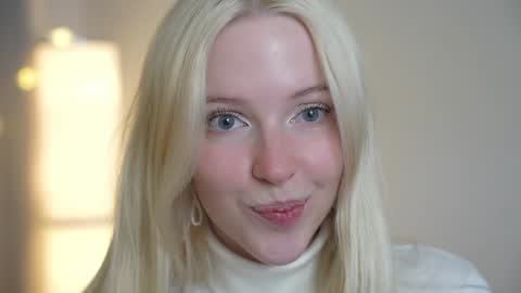 STELLA  Im here today online show from December 4, 4:21 pm