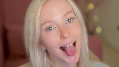 STELLA  Im here today online show from March 2, 2:32 pm