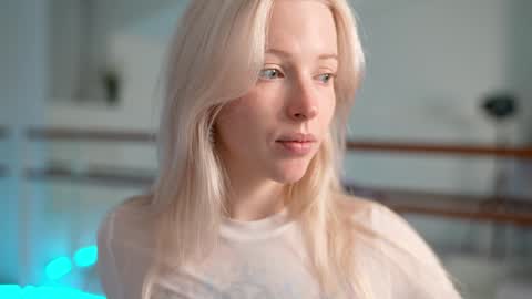 STELLA  Im here today online show from February 6, 4:36 pm