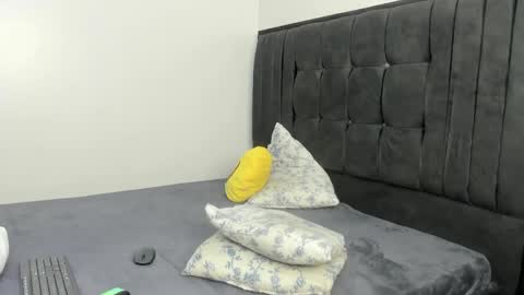 myah_love online show from May 16, 5:37 am