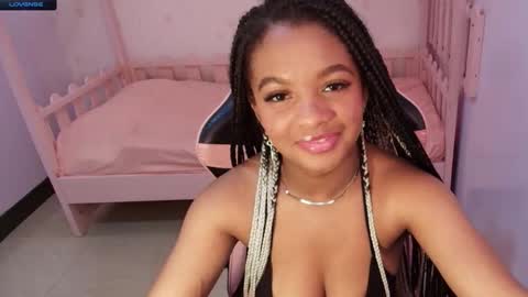 Snapshot of mychell_ch chatting on January 15, 11:32 am mychell_ch online show from January 15, 11:32 am