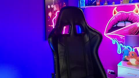 Milly Cute online show from April 9, 6:19 am