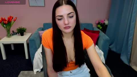 Ella online show from October 15, 9:15 pm