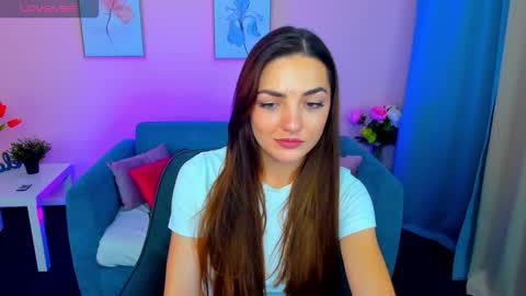 Ella online show from September 25, 8:49 pm