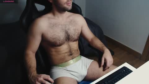 Snapshot of myhairymacho chatting on February 28, 12:52 pm Juan OF myhairymacho online show from February 28, 12:52 pm